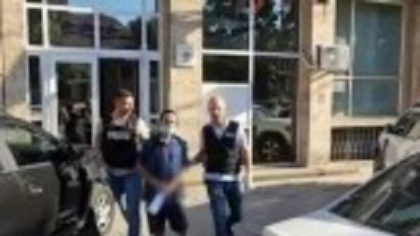 Un bărbat din București a incendiat intenționat locuința fostei iubite, după o ceartă. Tânăra e în stare gravă