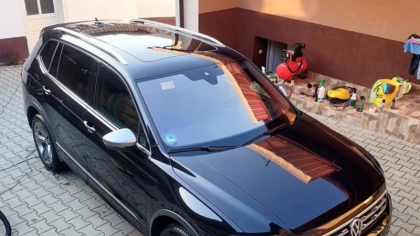 O familie de români aflată în vacanță în Grecia a rămas fără autoturism: „În jurul orei 3, ni s-a furat mașina din curtea cazării”