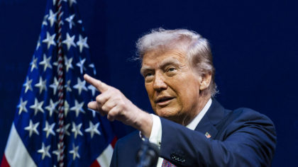 Trump cere Curții Supreme permisiunea de a o demite pe membra Rezervei Federale Lisa Cook