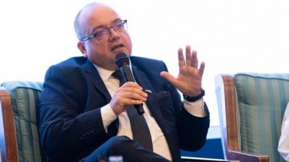 Omul lui Nicușor îl perie pe Trump cel fără Nobel. Aruncați cultura și din dubă!