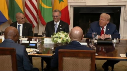 Donald Trump l-a felicitat și l-a întrebat pe președintele Liberiei unde a învățat atât de bine engleza, care, de fapt, e limba oficială în această țară VIDEO