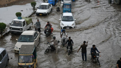 1,2 milioane de oameni afectaţi de inundaţii în Pakistan. Aproape 250.000 au părăsit locuinţele