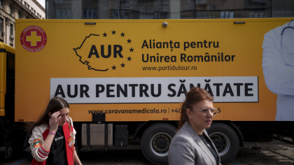 USR acuză: Camioanele caravanei medicale AUR, cumpărate din bani publici, ruginesc în câmp
