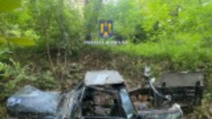 O mașină s-a răsturnat într-o râpă pe Transfăgărășan. Șoferul se află în stare gravă, iar pasagerul a decedat