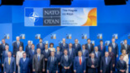 Reuters: Linguşirea lui Trump la NATO câştigă timp, dar evită întrebările dificile. Europa îl calmează cu promisiuni