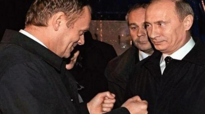 Controverse în jurul pozei publicate de Simion: Imaginea ar fi fost manipulată pentru a-l arăta pe Donald Tusk zâmbitor lângă Putin