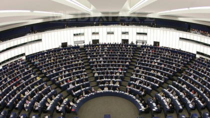 Scandal în inima Bruxelles-ului: Zeci de europarlamentari, prinşi între salariile UE şi afaceri private cu interese directe în legi pe care le votează