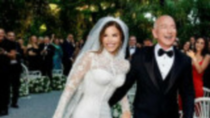 Jeff Bezos şi Lauren Sánchez s-au căsătorit. Cum a arătat marea nuntă din Veneția și ce rochie a purtat mireasa | FOTO