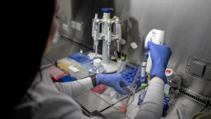 Un pas înainte în lupta cu cancerul: testul care detectează ADN-ul tumoral cu trei ani mai devreme