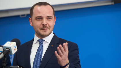 Interzicerea cumulului pensiei cu salariul în sănătate. Alexandru Rogobete: Sunt împotriva, nu este ca în administrație