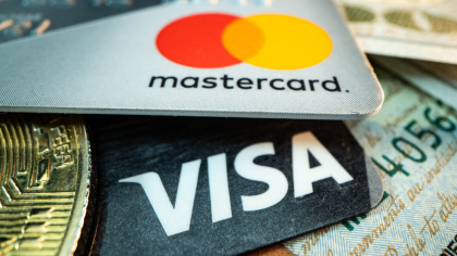 Adio, card sau telefon. Se schimbă regulile de plată la POS. Cum vor plăti cei care au renunțat la numerar