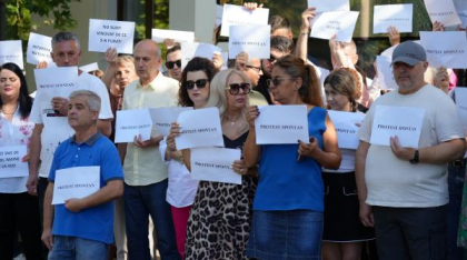 Proteste la instituții publice din toată țara. Dragoș Pîslaru, înconjurat de angajați: „Dacă erați solidar cu noi vă dădeați demisia”