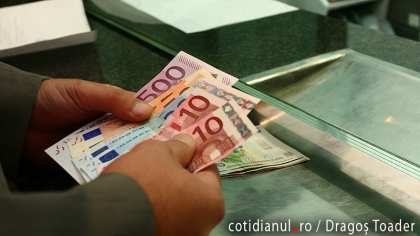 Euro a ajuns la un maxim istoric