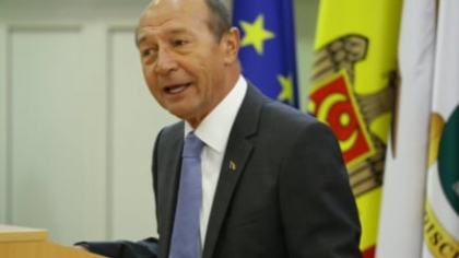"Rușii ne fac rău, dar unii  analiști politici români ne fac și mai rău", acuză Traian Băsescu. "Otrăvesc poporul român de dimineață până seara"