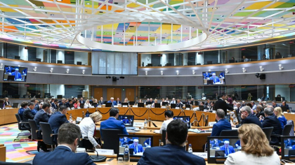 Liderii UE discută despre securitate, competitivitate și comerț. Se preconizează că reuniunea se va încheia foarte târziu