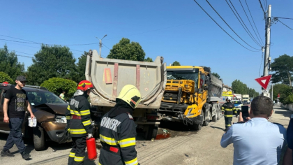 Accident grav la Mihail Kogălniceanu, județul Constanța. Două camioane și mai multe autoturisme, printre care una de poliție, au fost implicate. Copilul, de 11 ani, şi-a pierdut viaţa într-un accident în Balş