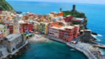 Vacanțe cu restricții neașteptate. În ce destinații din Europa riști amenzi pentru șlapi, selfie-uri sau castele de nisip