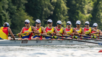 Echipajul României de 8+1 feminin, medaliat cu aur la Cupa Mondială de Canotaj de la Lucerna