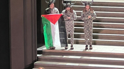 Incident la Royal Opera House cu steagul palestinian (video)