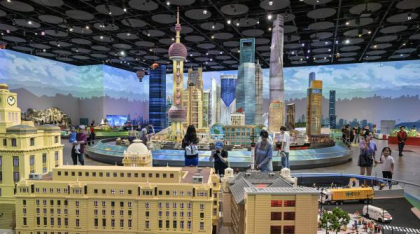 Cel mai mare "Legoland" din lume se va deschide în China. Atracţii principale: Mini-replica falezei din Shanghai şi zgârie-nori