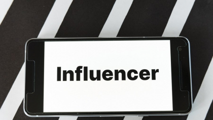 Trăsăturile care definesc profilul psihologic al influencerilor de azi: narcisici, extravertiți, teatrali