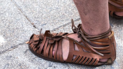 Un soldat roman cu picioare uriașe: Descoperirea unui pantof de piele vechi de 2.000 de ani dezvăluie detalii inedite