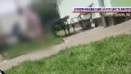 Copii cu dizabilități bătuți într-un centru din Sibiu. „Mi-am văzut copilul trântit de pavaj”