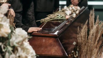Ministerul Afacerilor Externe va ajuta la plata repatrierii românilor decedați în străinătate. Cine beneficiază de acest sprijin financiar