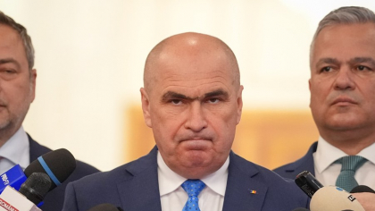 Noul program de guvernare schimbă regulile de pensionare anticipată și ajutor social. Ce taxe cresc