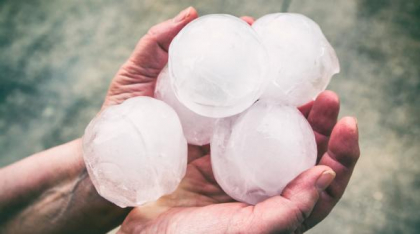 Avertizare ANM: Cod portocaliu de ploi şi vijelii în 13 judeţe din ţară. Rafale de vânt de 90km/h şi grindină de mari dimensiuni