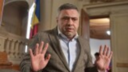 Fermierii, uitați în vânt și ploaie: AUR a depus o moțiune simplă pentru „incapacitatea” ministerului Agriculturii