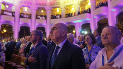 Gest surprinzător făcut de Ilie Bolojan și câțiva participanți la congresul PNL