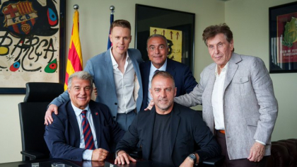 Antrenorul Hansi Flick şi-a prelungit contractul cu FC Barcelona până în 2027
