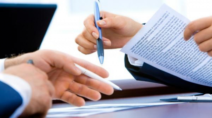 Huzur pe bani publici: Sporuri absurde pentru bugetari, în plină criză fiscală