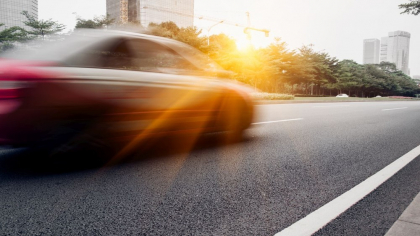 Tânăr de 26 de ani, prins cu 242 km/h pe un drum Express. Ce amendă i-au dat polițiștii