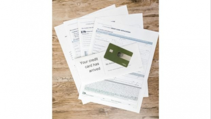 4 criterii esențiale când alegi banca pentru un card de credit: cum iei decizia potrivită pentru tine