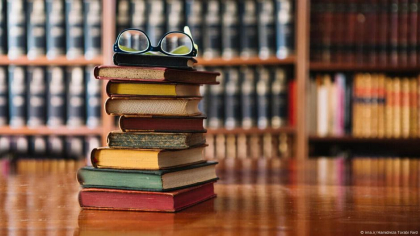 Presshub.ro: Editorii de carte trag un semnal de alarmă: scumpirea cărților nu salvează bugetul, dar distruge cultura