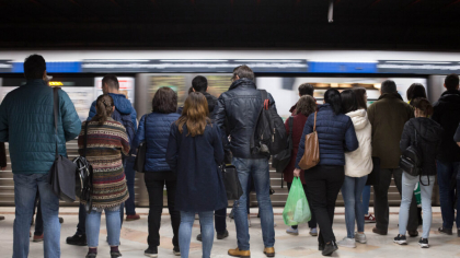 O femeie s-a aruncat în fața metroului într-o stație din Sectorul 2
