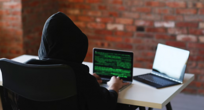Adolescentul român de 17 ani cercetat de FBI pentru terorism nu va fi extrădat. Judecătorii români au decis punerea lui în libertate