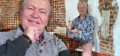 Ce simbolizează obiceiul „dansul găinii”, la nunțile românilor? Gheorghe Turda: „Se pun bani și o țigară în ciocul găinii”