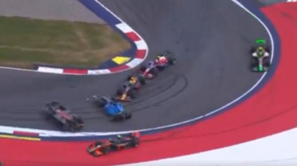Sistemul Halo salvează doi piloți de la moarte sigură într-o coliziune violentă la Spielberg I VIDEO 