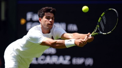 Carlos Alcaraz a întrerupt meciul împotriva lui Fabio Fognini, de la Wimbledon, pentru a-i da apă unui fan căruia i s-a făcut rău din cauza căldurii