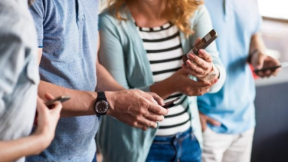 Aproape jumătate din tineri ar prefera o lume fără internet: se simt rău după ce folosesc social media