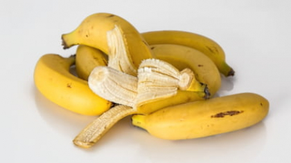 Bananele, în pericol din cauza schimbărilor climatice. Fermierii avertizează că vremea extremă le distruge culturile
