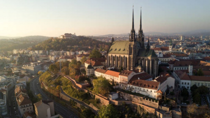 Ai bani puțini, dar vrei să vizitezi? Iată orașul superb din apropiere de România pe care să nu-l ratezi vara aceasta