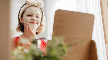 Fenomenul „Copiii Sephora” sau cum ajung fetițe de 10 ani să cumpere produse anti-îmbătrânire. Povești din magazine: „Pielea îi ardea”