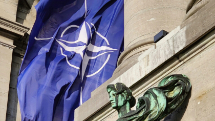 Scandal în NATO. Alianța a fost zguduită de un dosar de corupție: Mai multe persoane, arestate