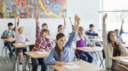 Lideri PSD critică tăierea burselor pentru elevi și studenți. Victor Negrescu: „Să se gândească la soluții, nu doar la tăieri”