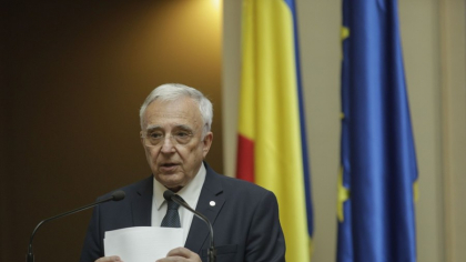 Celulă de criză la BNR după primul tur al alegerilor prezidențiale. Isărescu: „A venit ministrul de Finanțe aici, am discutat și s-au găsit soluții”