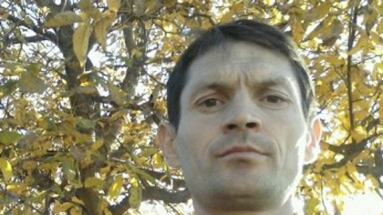 Clopotarul care și-a violat nepoata zeci de ani, membru AUR și susținător al lui George Simion